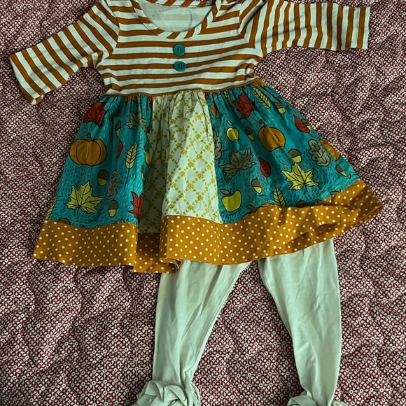 Girls 12-18 month outfits/sleepers (part 2) - Picture 3 of 12